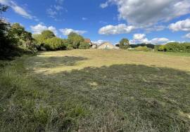 Terrain constructible dans le bourg