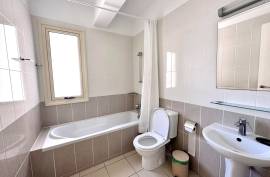 Beautiful 3 Bedroom Apartment - Universal, Kato Paphos