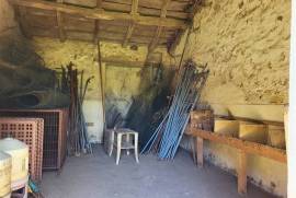For Sale, Farmhouse on the Outskirts of Availles Limouzine