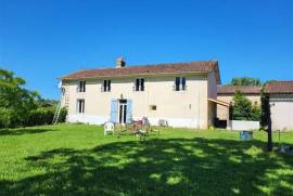For Sale, Farmhouse on the Outskirts of Availles Limouzine