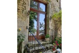 15c Chateau close to Chef-Boutonne in the Deux-Sevres