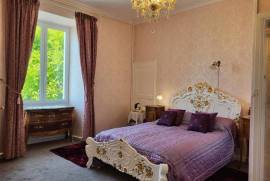 15c Chateau close to Chef-Boutonne in the Deux-Sevres