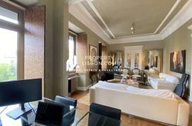 5 Bed 370,00 M2 Luxury Lisbon Apartment - 5 Bed 370,00 M2 Luxury Lisbon Apartment - Can Be Divided In To Two