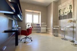 5 Bed 370,00 M2 Luxury Lisbon Apartment - 5 Bed 370,00 M2 Luxury Lisbon Apartment - Can Be Divided In To Two