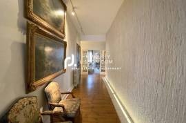 5 Bed 370,00 M2 Luxury Lisbon Apartment - 5 Bed 370,00 M2 Luxury Lisbon Apartment - Can Be Divided In To Two