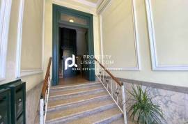 5 Bed 370,00 M2 Luxury Lisbon Apartment - 5 Bed 370,00 M2 Luxury Lisbon Apartment - Can Be Divided In To Two