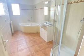 Modern Detached Villa With Garden Modern Detached Villa With Garden