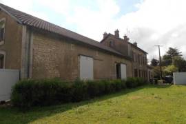 €297800 - Former Railway Station In One Of The Most Beautiful Villages In The Charente