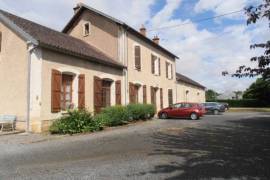 €297800 - Former Railway Station In One Of The Most Beautiful Villages In The Charente