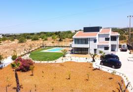 Beautiful V5+2 Newly Renovated Villa in Fonte Santa near the Golden Triangle Beautiful V5+2 Newly Renovated Villa in Fonte Santa near the Golden Triangle