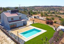 Beautiful V5+2 Newly Renovated Villa in Fonte Santa near the Golden Triangle Beautiful V5+2 Newly Renovated Villa in Fonte Santa near the Golden Triangle