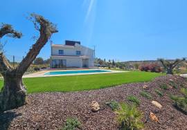 Beautiful V5+2 Newly Renovated Villa in Fonte Santa near the Golden Triangle Beautiful V5+2 Newly Renovated Villa in Fonte Santa near the Golden Triangle