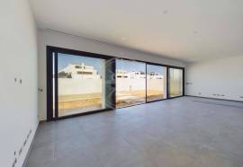 Brand New 6 Bedroom Contemporary Villa in Tavira Centre