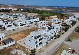 Brand New 6 Bedroom Contemporary Villa in Tavira Centre