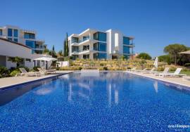 Luxurious Duplex Penthouse at Monte Rei Golf Course: Modern Elegance with Stunning Views