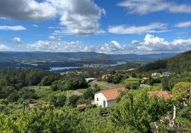 Large and Well-Located Land in Vila Nova de Cerveira – The Ideal Opportunity to Build the Home of Your Dreams Large and Well-Located Land in Vila Nova de Cerveira – The Ideal Opportunity to Build the Home of Your Dreams