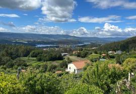 Large and Well-Located Land in Vila Nova de Cerveira – The Ideal Opportunity to Build the Home of Your Dreams Large and Well-Located Land in Vila Nova de Cerveira – The Ideal Opportunity to Build the Home of Your Dreams