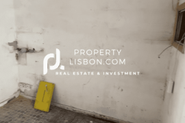 180k Lisbon Duplex Needing Renovation - Great Potential