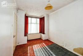 3 bedroom, Semi-detached house for sale