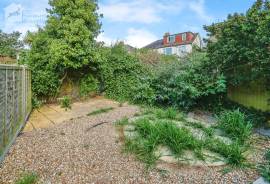 3 bedroom, Semi-detached house for sale
