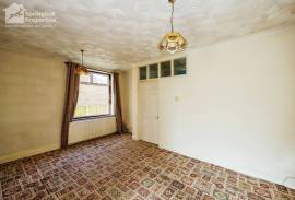 3 bedroom, Semi-detached house for sale