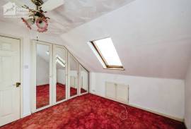 3 bedroom, Semi-detached house for sale
