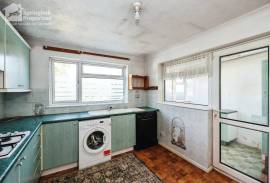 3 bedroom, Semi-detached house for sale