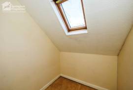 3 bedroom, Semi-detached house for sale