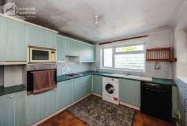 3 bedroom, Semi-detached house for sale