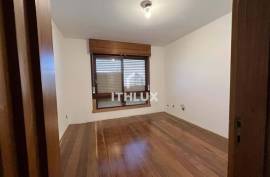 Triplex Penthouse, 367 m², for sale, 4 bedrooms, 1 suite, semi furnished, 4 parking spaces, park, windmills, POA/RS.