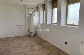 Triplex Penthouse, 367 m², for sale, 4 bedrooms, 1 suite, semi furnished, 4 parking spaces, park, windmills, POA/RS.