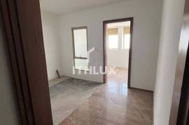 Triplex Penthouse, 367 m², for sale, 4 bedrooms, 1 suite, semi furnished, 4 parking spaces, park, windmills, POA/RS.