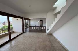 Triplex Penthouse, 367 m², for sale, 4 bedrooms, 1 suite, semi furnished, 4 parking spaces, park, windmills, POA/RS.
