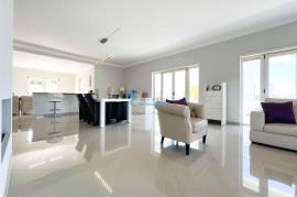 Luxury 4 bedroom villa located on the slope of Orada with 1000m² of plot Luxury 4 bedroom villa located on the slope of Orada with 1000m² of plot