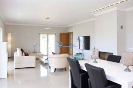 Luxury 4 bedroom villa located on the slope of Orada with 1000m² of plot Luxury 4 bedroom villa located on the slope of Orada with 1000m² of plot