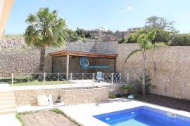 Luxury 4 bedroom villa located on the slope of Orada with 1000m² of plot Luxury 4 bedroom villa located on the slope of Orada with 1000m² of plot