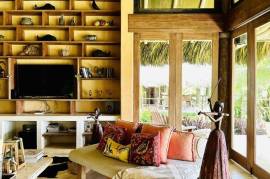 Luxurious Tropical Island Villa