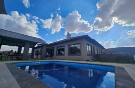 Game Farm & Villa For Sale In The Kalahari South