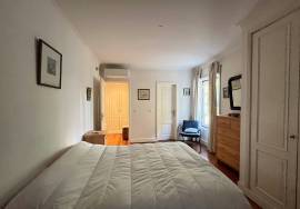 Furnished 2 Bedroom Apartment with Suite and Garage in Rua do Sol ao Rato