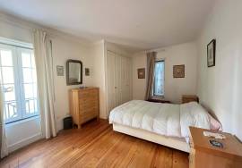 Furnished 2 Bedroom Apartment with Suite and Garage in Rua do Sol ao Rato