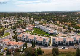 New Two-Bedroom House in Vilamoura, 5 Minutes from the Marina and Vilamoura Center