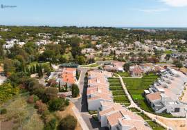 New Two-Bedroom House in Vilamoura, 5 Minutes from the Marina and Vilamoura Center