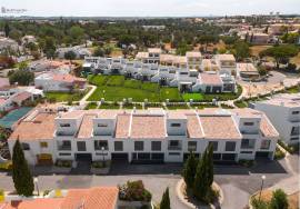 New Two-Bedroom House in Vilamoura, 5 Minutes from the Marina and Vilamoura Center
