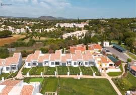 New Two-Bedroom House in Vilamoura, 5 Minutes from the Marina and Vilamoura Center