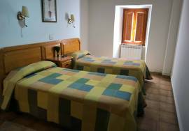 Restaurant, agrotourism and private house for sale in Lalastra Álava
