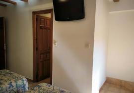 Restaurant, agrotourism and private house for sale in Lalastra Álava