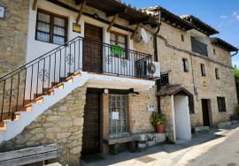 Restaurant, agrotourism and private house for sale in Lalastra Álava