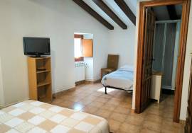 Restaurant, agrotourism and private house for sale in Lalastra Álava