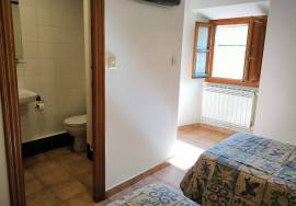 Restaurant, agrotourism and private house for sale in Lalastra Álava