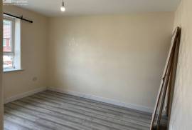 3 bedroom, Semi-detached house for sale
